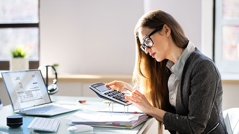 Optimisation des coûts : comment diminuer les charges sociales de votre entreprise ? 