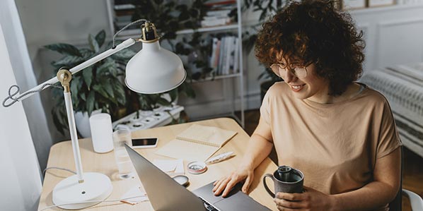 Comment l’externalisation de la paie permet-elle de la rationaliser ?
